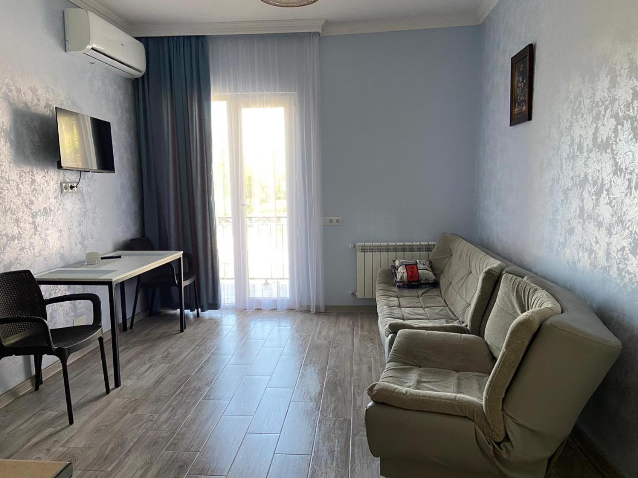 Andria Hotell Batumi Exteriör bild